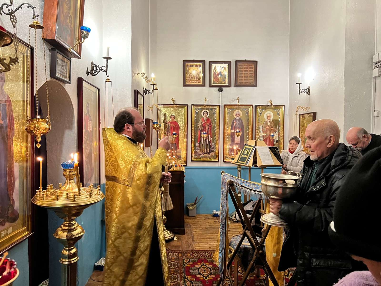Новогодний молебен в колокольне бывшего Казанского Головинского монастыря 1