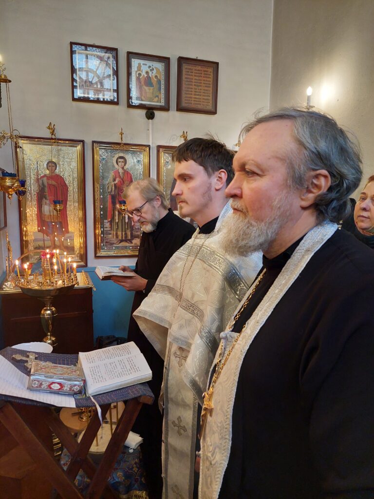 Таинство Елеосвящения в Колокольне бывшего Казанского Головинского монастыря 9