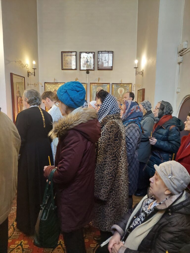 Таинство Елеосвящения в Колокольне бывшего Казанского Головинского монастыря 7