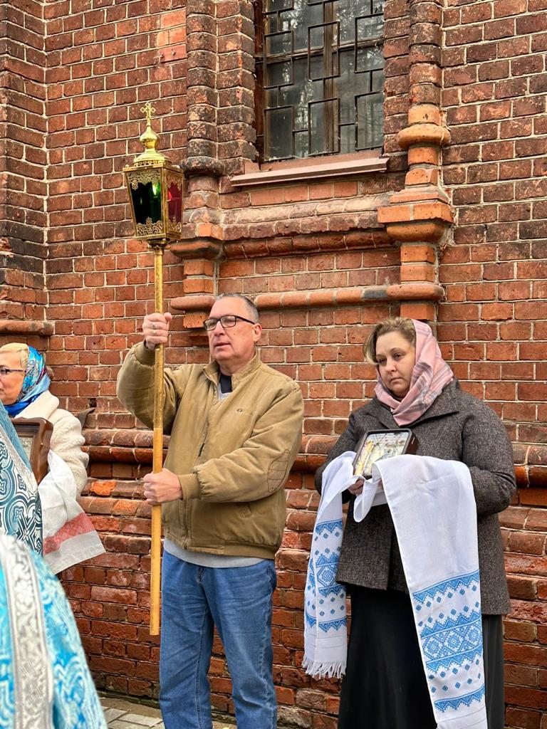 В день памяти Казанской иконы Божией Матери в колокольню бывшей Головинской обители возвращена монастырская икона XIX века 15